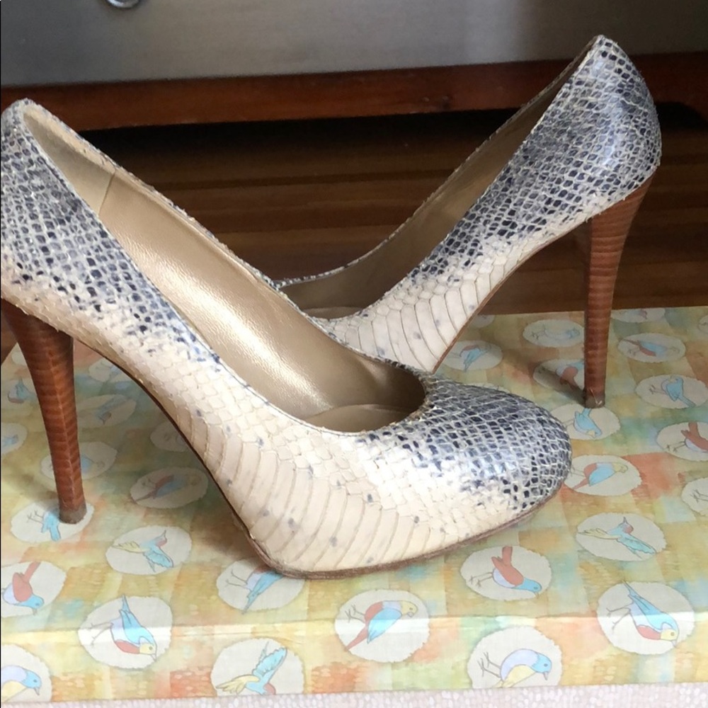 Stuart Weitzman Rowin Heel